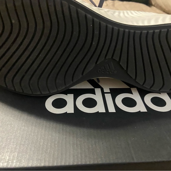 Adidas Alphabounce - Picture 3 of 5